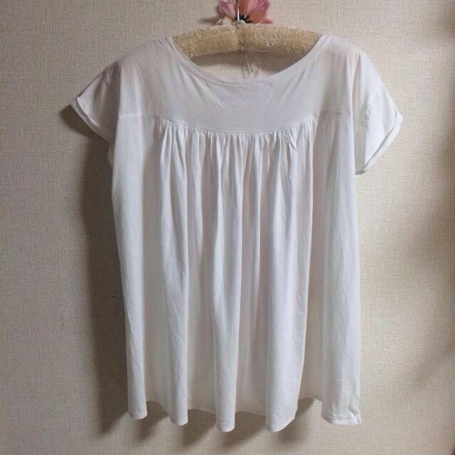 tiara(ティアラ)のTiara♡バックギャザーロゴTシャツ レディースのトップス(Tシャツ(半袖/袖なし))の商品写真