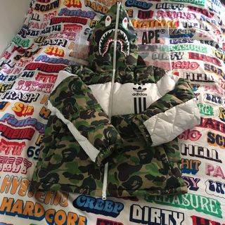 アベイシングエイプ(A BATHING APE)のadidas shark down jacket(スタジャン)