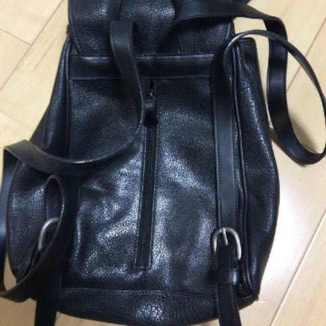 GUESS(ゲス)のGUESS ゲス リュック 黒 ブラック レディースのバッグ(リュック/バックパック)の商品写真