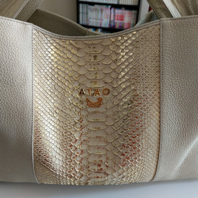 ついに入荷 ほぼ未使用 ATAO エルヴィ リュックス パイソン 牛革