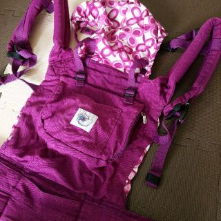 エルゴベビー(Ergobaby)の【リリ様専用】エルゴベビーキャリア(抱っこひも/おんぶひも)