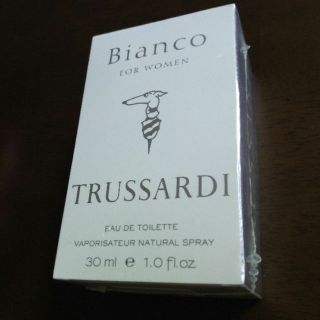 トラサルディ(Trussardi)のトラサルディ ビアンコ オードトワレ 30ml(香水(女性用))