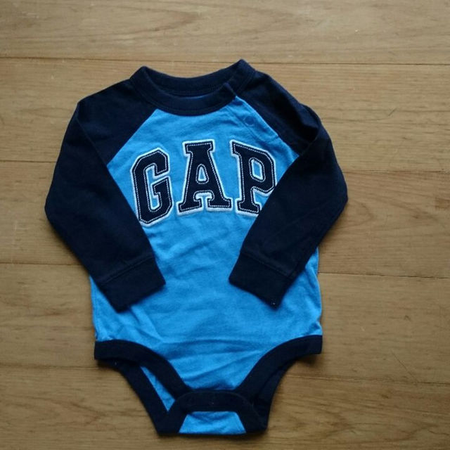 babyGAP(ベビーギャップ)のbabygap 70ロンパース キッズ/ベビー/マタニティのベビー服(~85cm)(その他)の商品写真