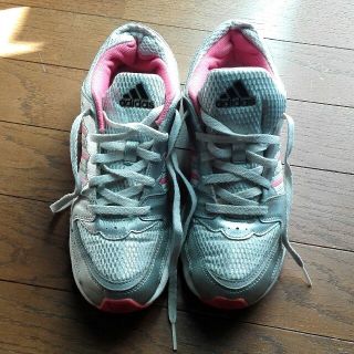 アディダス(adidas)のスニーカー　adidas　23.5㎝(スニーカー)