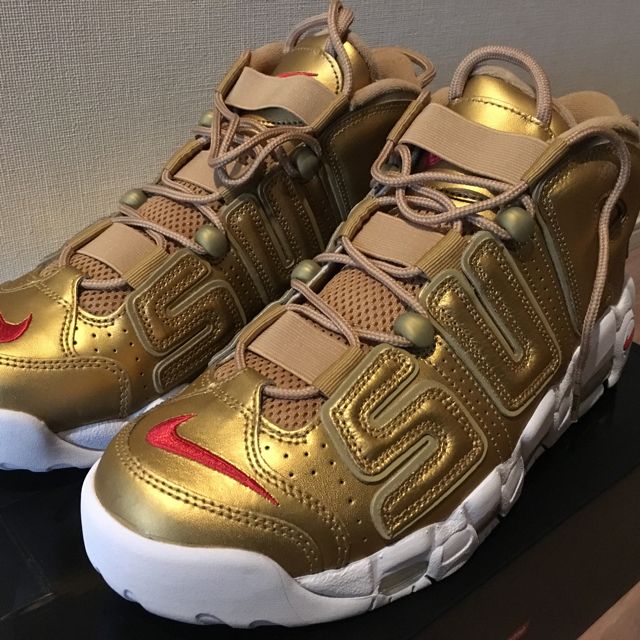 Supreme(シュプリーム)のSupreme AIR MORE UPTEMPO 金 27 メンズの靴/シューズ(スニーカー)の商品写真