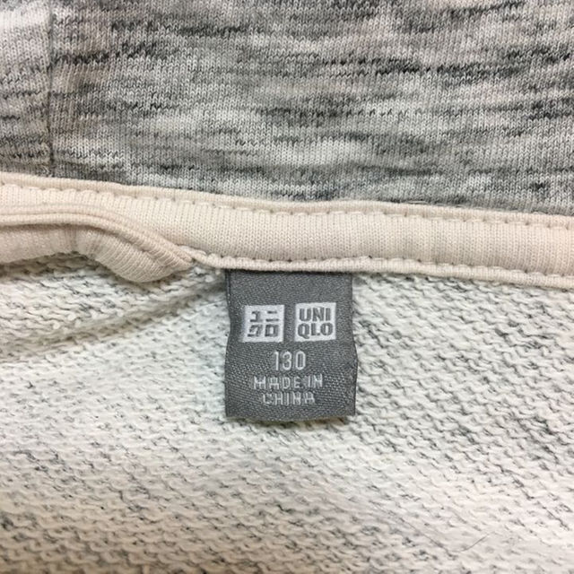 UNIQLO(ユニクロ)のUNIQLO 130cmジップパーカー キッズ/ベビー/マタニティのキッズ服男の子用(90cm~)(Tシャツ/カットソー)の商品写真