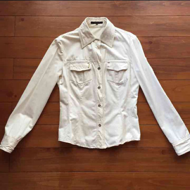 Le souk(ルスーク)のルスーク LE SOUK  白 シャツジャケット レディースのジャケット/アウター(スプリングコート)の商品写真