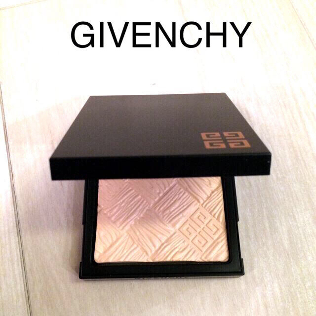 GIVENCHY フェイスパウダー