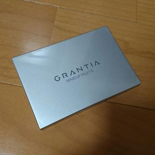 ヤクルト(Yakult)のヤクルト化粧品 GRANTIA メイクパレット(アイシャドウ)