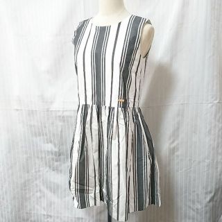 バーバリーブルーレーベル(BURBERRY BLUE LABEL)の新品 タグ付き ☆ バーバリーブルーレーベル クレストブリッジ ワンピース 38(ひざ丈ワンピース)