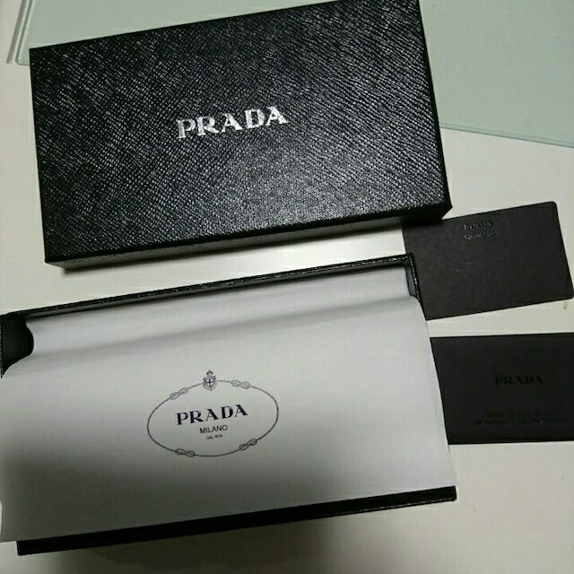 PRADA(プラダ)のPRADA  長財布  新品 サフィアーノ レディースのファッション小物(財布)の商品写真