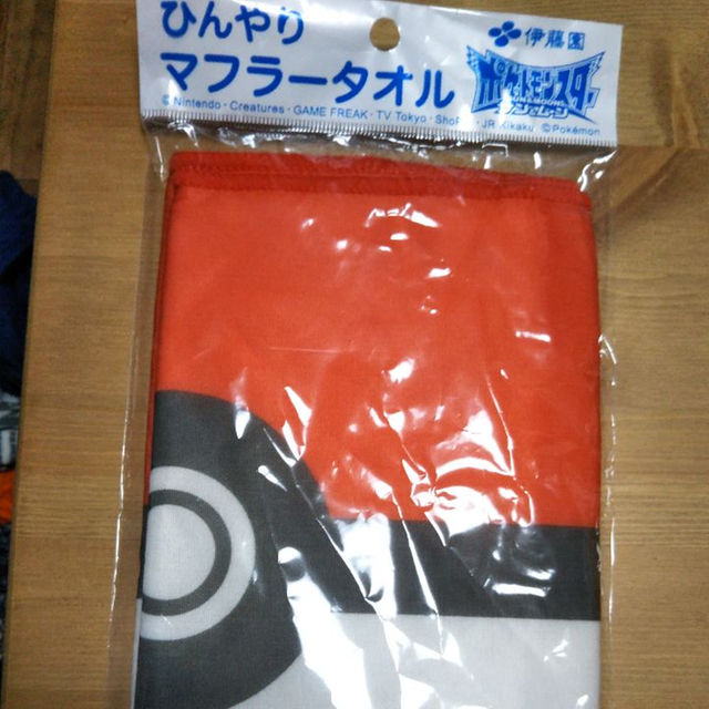 ポケモン(ポケモン)のポケモン　ひんやりマフラータオル　新品未開封　送料無料　 インテリア/住まい/日用品のインテリア小物(その他)の商品写真