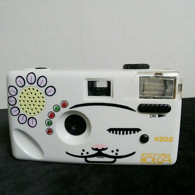 しろねこHOLGA 35mmフィルム トイカメラ スマホ/家電/カメラのカメラ(フィルムカメラ)の商品写真