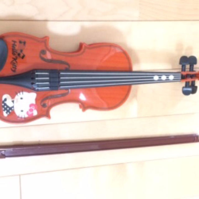 キティ バイオリン おもちゃ キッズ/ベビー/マタニティのおもちゃ(その他)の商品写真