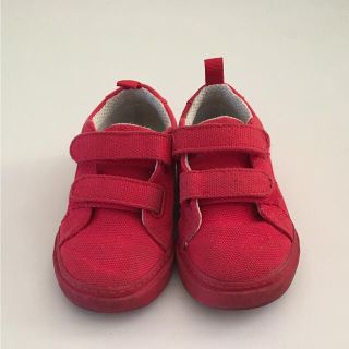 ギャップキッズ(GAP Kids)のスニーカー 赤い靴(スニーカー)