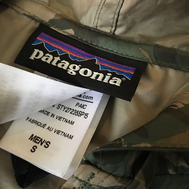 patagonia(パタゴニア)のパタゴニア 迷彩ナイロンパーカー 希少 極美品 S(日本M)サイズ メンズのジャケット/アウター(マウンテンパーカー)の商品写真