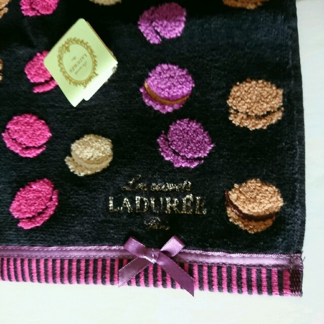 LADUREE(ラデュレ)のはなはな様専用です★LADUREE タオルハンカチ３枚★ レディースのファッション小物(ハンカチ)の商品写真