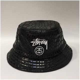 ステューシー(STUSSY)の希少美品 STUSSY クロコダイル バケットハット 黒M レザー(その他)