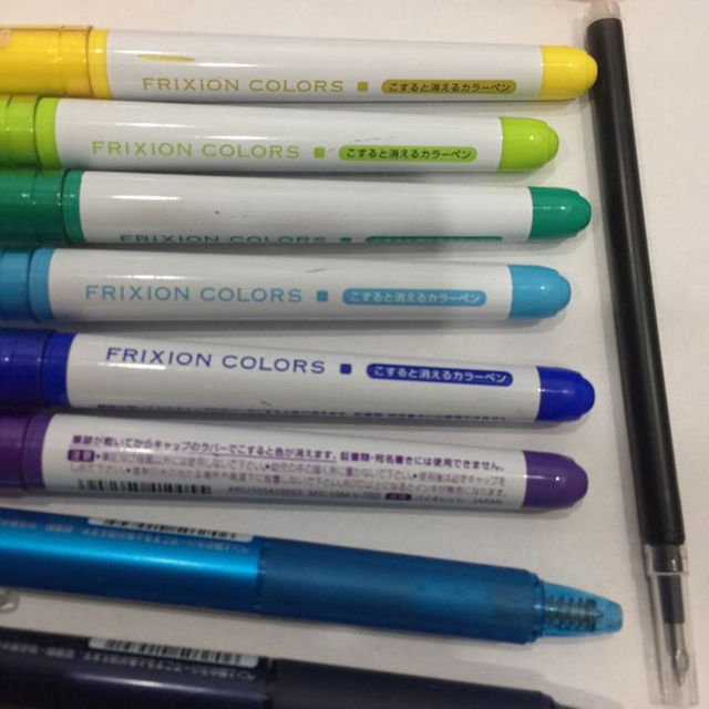 PILOT(パイロット)のPILOT FRIXION BALL &  COLORS 消せるペン インテリア/住まい/日用品の文房具(その他)の商品写真