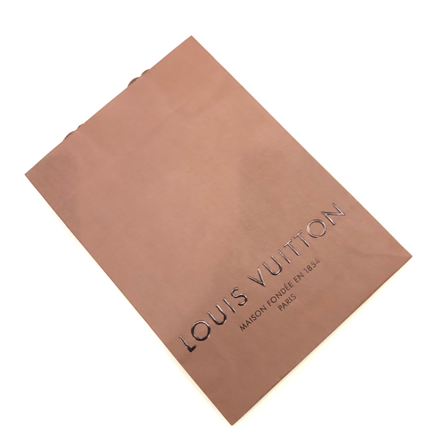 LOUIS VUITTON(ルイヴィトン)の【LOUIS VUITTON 】新品 ☆ 2017年版 #6 カタログ&紙袋 メンズのファッション小物(その他)の商品写真