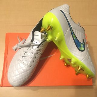 ナイキ(NIKE)の【日本未発売‼️】サッカースパイク ティエンポレジェンド5 SG 25.5cm(シューズ)