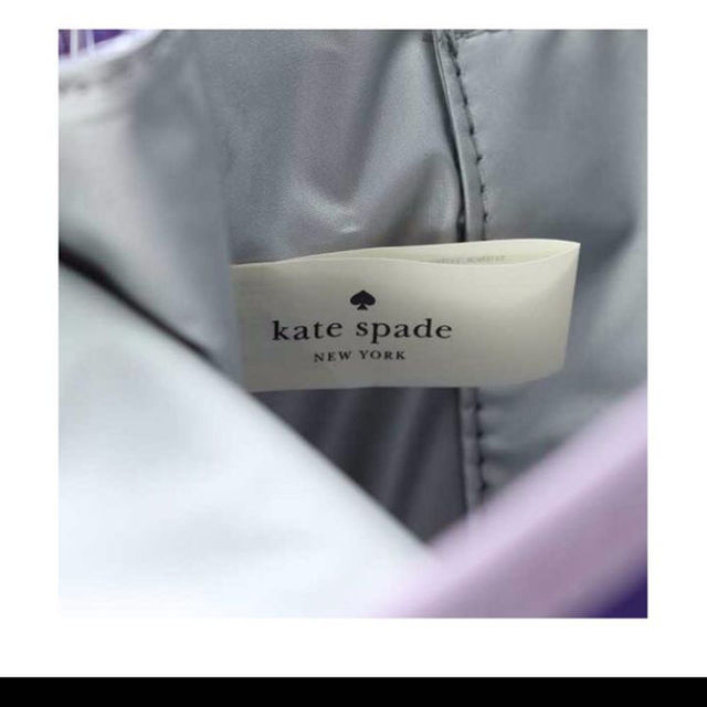 kate spade new york(ケイトスペードニューヨーク)の【新品】ケイトスペード ドット柄マルチポーチ 水玉 紫 ペンケース レディースのバッグ(ボディバッグ/ウエストポーチ)の商品写真