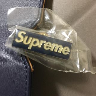 シュプリーム(Supreme)のsupreme ds bogo pin navy (その他)