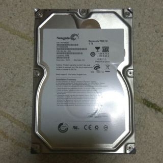 ジャンク seagate 1TB(PC周辺機器)