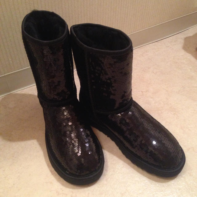 UGG - 新品☆UGGスパンコールムートン