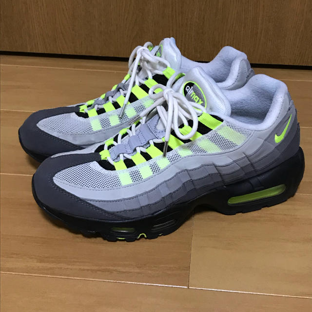 NIKE(ナイキ)の最終値下げ NIKE AIRMAX95 イエローグラデ 2015年 メンズの靴/シューズ(スニーカー)の商品写真