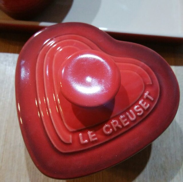 LE CREUSET(ルクルーゼ)の【ル・クルーゼ】ﾌﾟﾁﾗﾝｶﾝﾀﾞﾑｰﾙｾｯﾄ・ﾊｰﾄ インテリア/住まい/日用品のキッチン/食器(テーブル用品)の商品写真