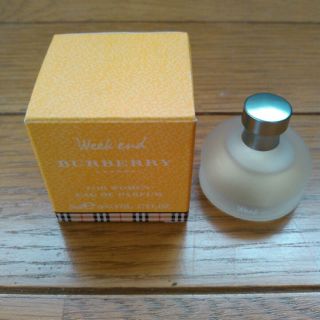 バーバリー(BURBERRY)のBURBERRY　香水　Weekend　ミニサイズ(香水(女性用))