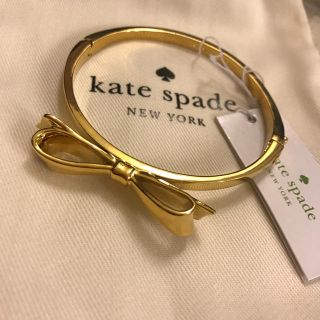 ケイトスペードニューヨーク(kate spade new york)の値下げ！新品★ケイトスペード バングル リボン(ブレスレット/バングル)