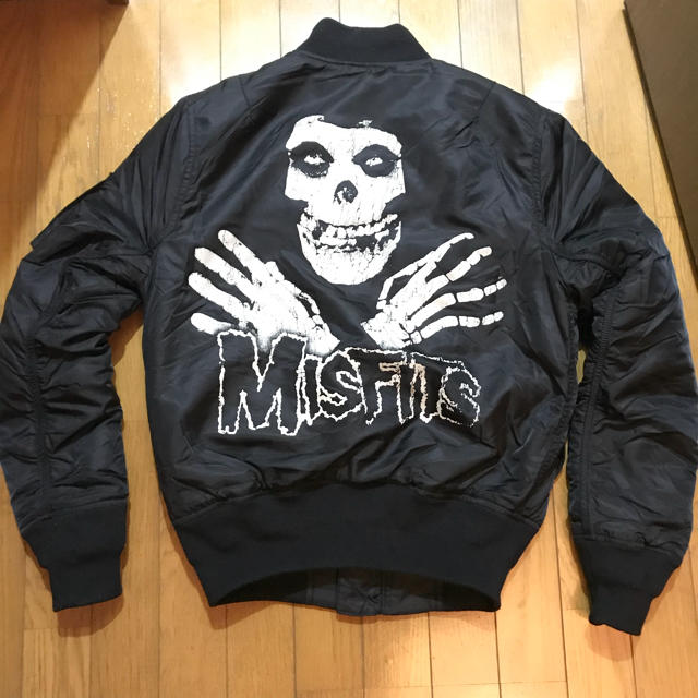 H&M - 即完売モデル H&M MISFITS ミスフィッツ MA-1 黒 ブラック H&M - 即完売モデル H&M MISFITS ミスフィッツ MA-1 黒 ブラック