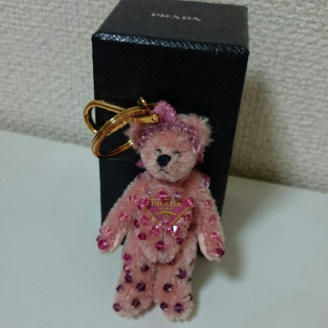 PRADA(プラダ)のぴんくうさぎ様専用PRADA☆ベアチャーム☆ レディースのファッション小物(キーホルダー)の商品写真