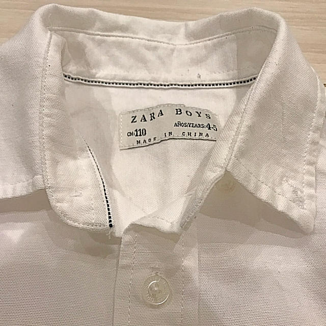 ZARA KIDS(ザラキッズ)のZARAの白シャツ キッズ/ベビー/マタニティのキッズ服男の子用(90cm~)(ブラウス)の商品写真