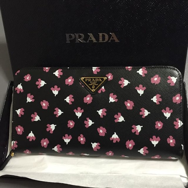 PRADA(プラダ)の定価89640円 新品 プラダ 長財布 サフィアーノ ピンク レディースのファッション小物(財布)の商品写真