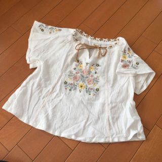 ビケット(Biquette)の【値下げ・100-110】Biquette ブラウス フォークロア風 刺繍入り(その他)