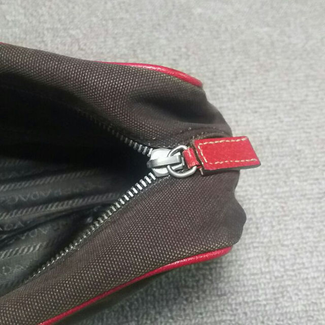 PRADA(プラダ)のプラダ PRADA ハンドバッグ バッグ レッド 赤 メンズのバッグ(その他)の商品写真