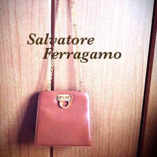 フェラガモ(Ferragamo)の値下！Ferragamoチェーンバッグ♡(ショルダーバッグ)