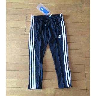 アディダス(adidas)のタグ付き新品新品✨adidas originalsのクロップドパンツ(クロップドパンツ)