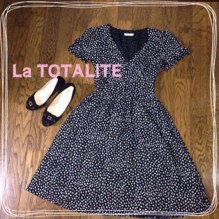 ラトータリテ(La TOTALITE)のLa TOTALITE★フラワー柄ワンピ(ひざ丈ワンピース)