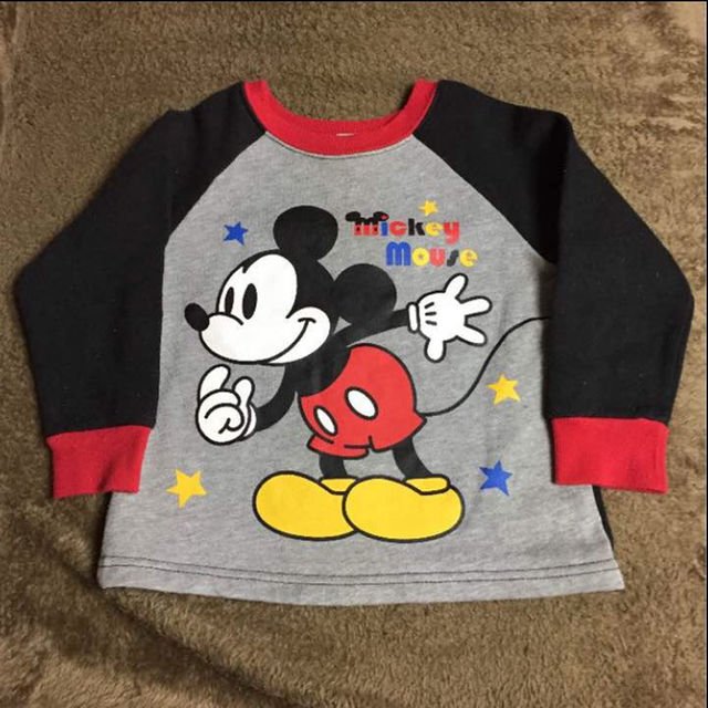 Disney(ディズニー)のmickey キッズトレーナー キッズ/ベビー/マタニティのベビー服(~85cm)(その他)の商品写真