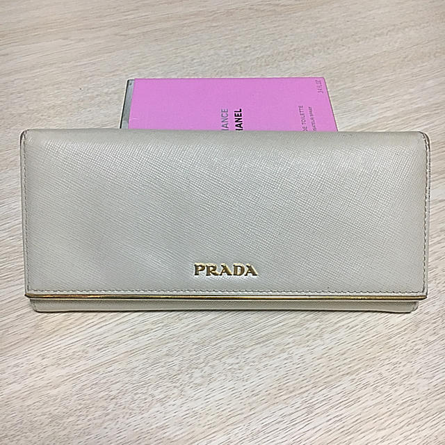 PRADA(プラダ)のPRADA長財布 値下げ可能 レディースのファッション小物(財布)の商品写真
