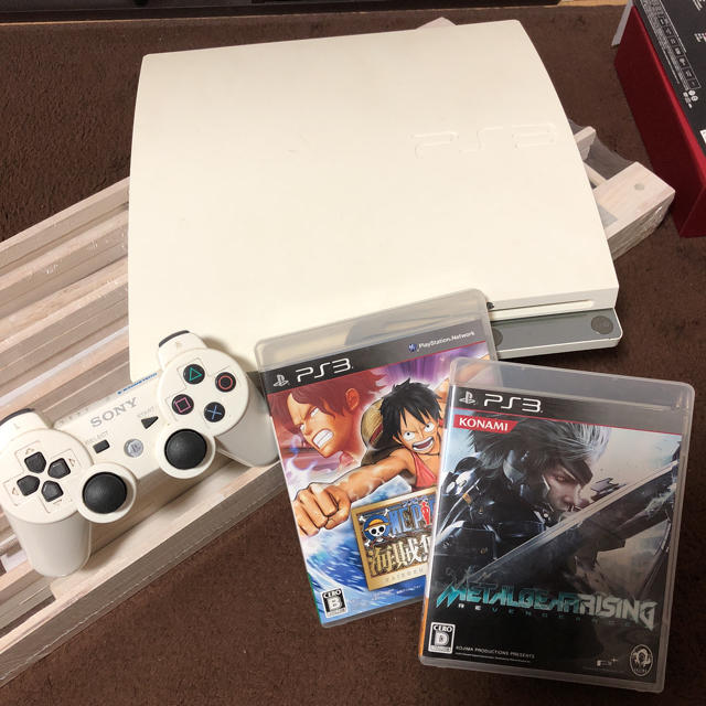 PlayStation3(プレイステーション3)のPS3 160GB ホワイト 中古 ソフト付き エンタメ/ホビーのゲームソフト/ゲーム機本体(家庭用ゲーム機本体)の商品写真