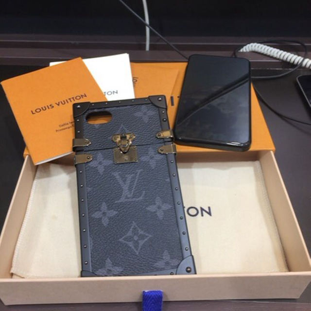 LOUIS VUITTON - ルイヴィトン iphoneケース eyetrunk LV iphone7の通販 by 小林祥吾's shop｜ルイヴィトンならラクマ