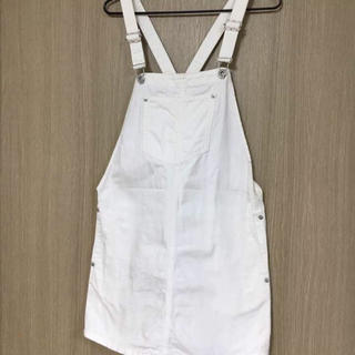 スピックアンドスパン(Spick & Span)の白 サロペット スカート(ミニスカート)