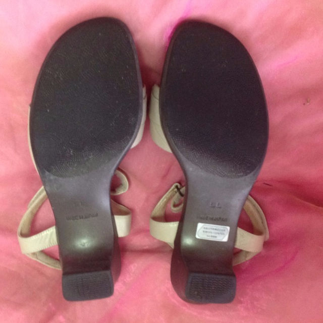 Ｃａｍｕｉ　サンダル　ＬＬ　ベージュ レディースの靴/シューズ(サンダル)の商品写真