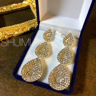 【Bridal†jewelry】上質 雫型 3連 ビジュー ラインストーンピアス