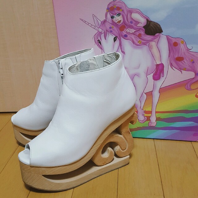 JEFFREY CAMPBELL(ジェフリーキャンベル)のJEFFREY CAMPBELL(ジェフリーキャンベル)スケート レディースの靴/シューズ(ブーツ)の商品写真